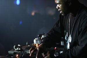 DJ grand wizard theodore scratching live