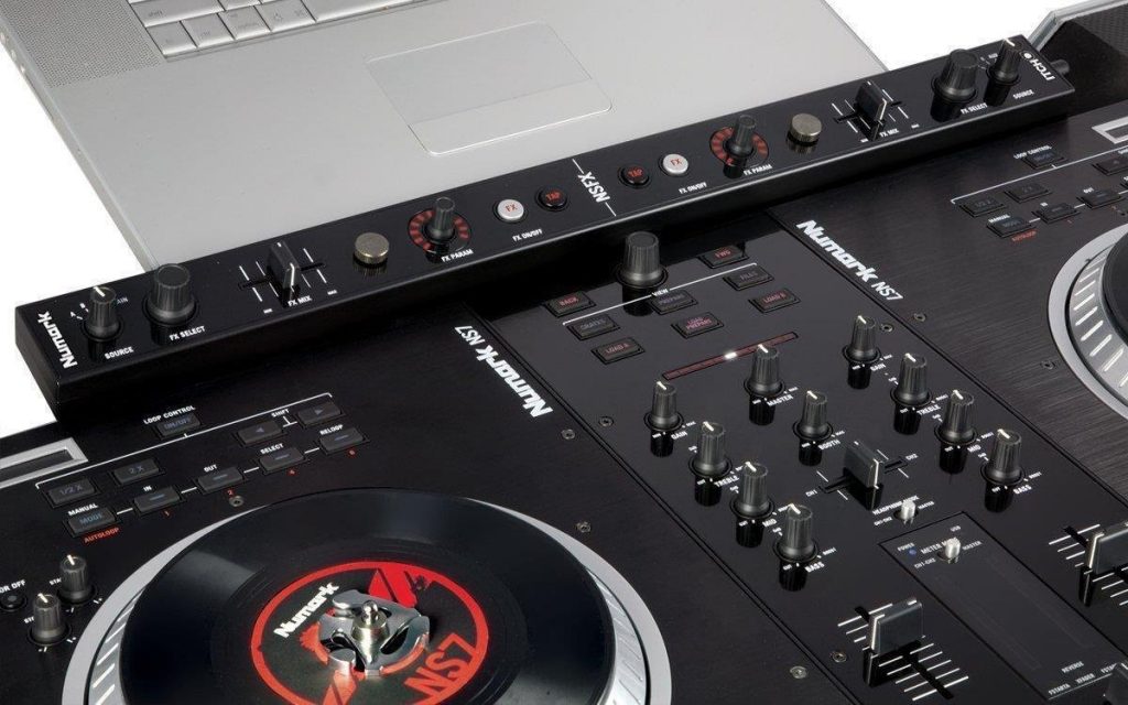 Numark NS7FX Professional DJ controller